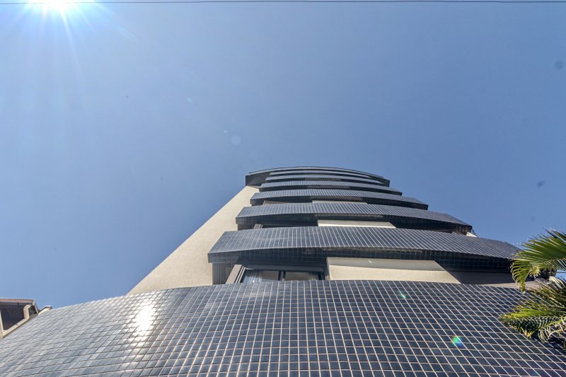 R$ 550.000 - LINDO APARTAMENTO - 73M2 - 2 DORM - SUÍTE - CHURRASQUEIRA - 1 VAGA Rua Octávio Corrêa Porto Alegre - 