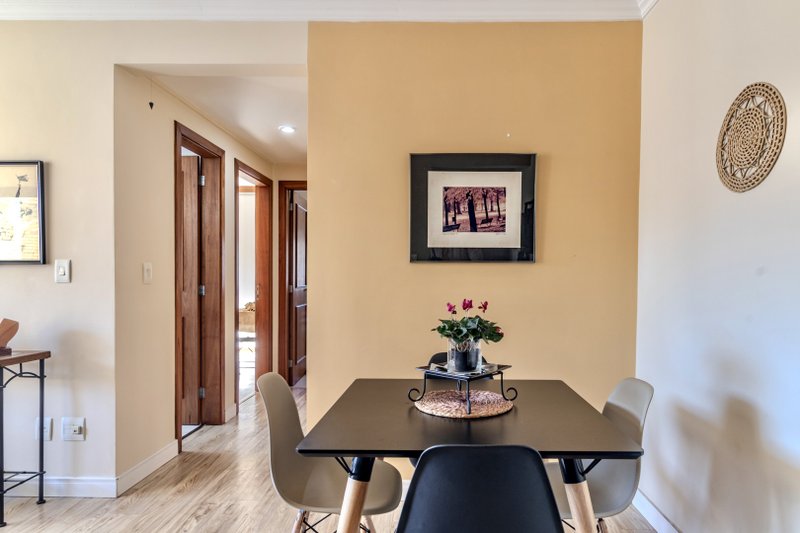 R$ 550.000 - LINDO APARTAMENTO - 73M2 - 2 DORM - SUÍTE - CHURRASQUEIRA - 1 VAGA Rua Octávio Corrêa Porto Alegre - 