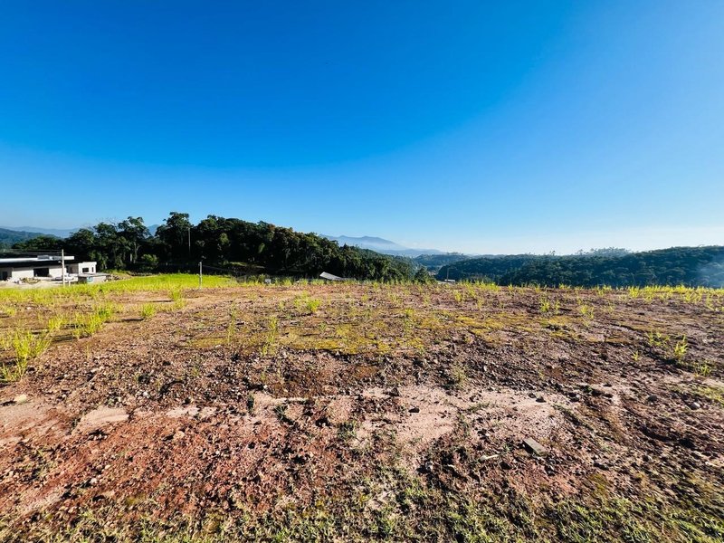 LOTE NO CONDOMÍNIO FECHADO RESERVA CLUB - Brusque - 
