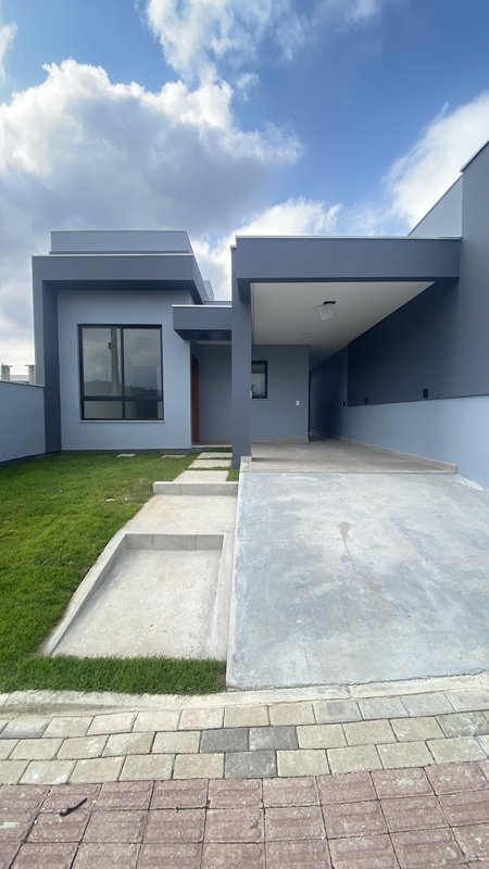 CASA COM 1 SUÍTE MAIS 2 DORMITÓRIOS NO CENTRO DA GUABIRUBA  Guabiruba - 