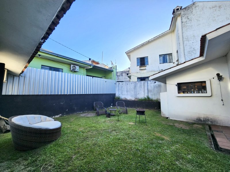 R$ 748.000 - ÓTIMA CASA DE ESQUINA - APARTAMENTO SUPERIOR - 220M2 - 3 DORM - 2 VAGAS Rua Ernesto Becker Santa Maria - 