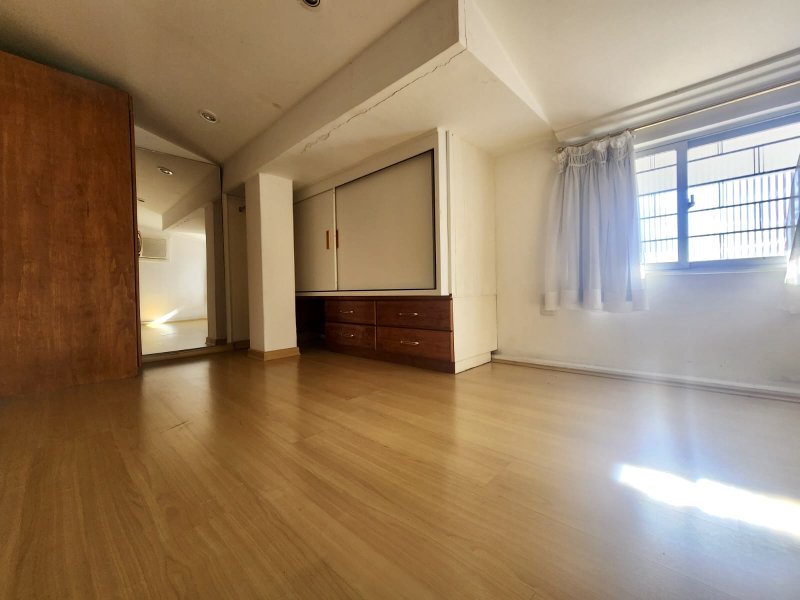 R$ 748.000 - ÓTIMA CASA DE ESQUINA - APARTAMENTO SUPERIOR - 220M2 - 3 DORM - 2 VAGAS Rua Ernesto Becker Santa Maria - 