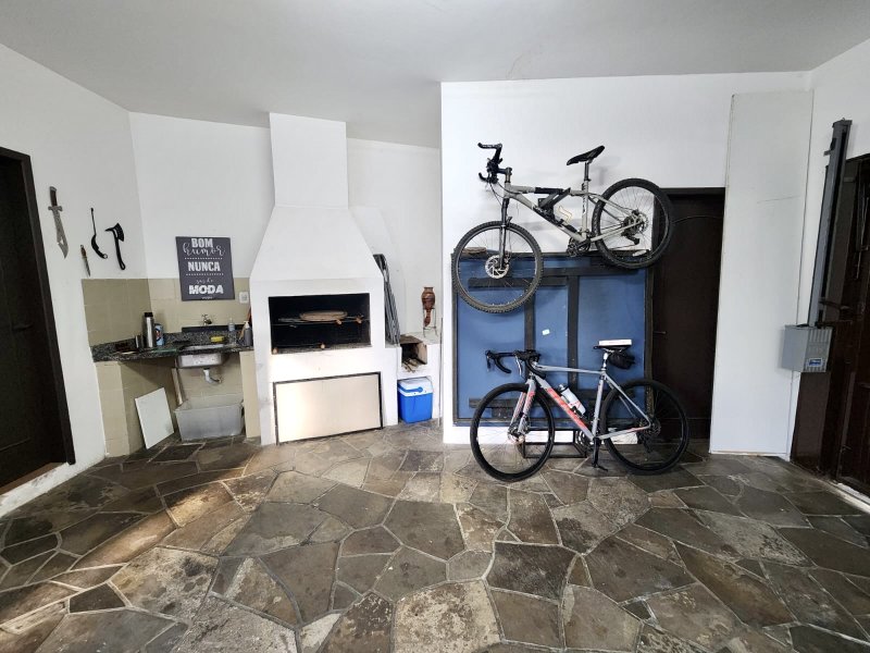 R$ 748.000 - ÓTIMA CASA DE ESQUINA - APARTAMENTO SUPERIOR - 220M2 - 3 DORM - 2 VAGAS Rua Ernesto Becker Santa Maria - 