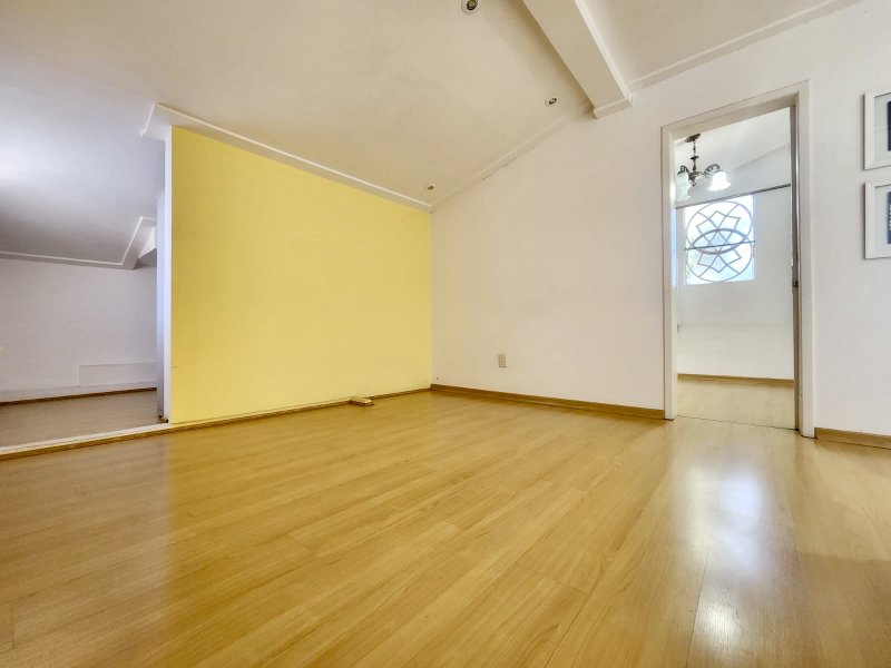 R$ 748.000 - ÓTIMA CASA DE ESQUINA - APARTAMENTO SUPERIOR - 220M2 - 3 DORM - 2 VAGAS Rua Ernesto Becker Santa Maria - 