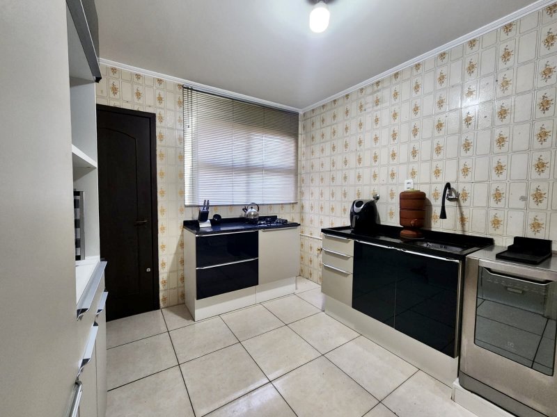 R$ 748.000 - ÓTIMA CASA DE ESQUINA - APARTAMENTO SUPERIOR - 220M2 - 3 DORM - 2 VAGAS Rua Ernesto Becker Santa Maria - 