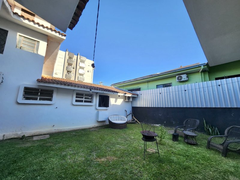 R$ 748.000 - ÓTIMA CASA DE ESQUINA - APARTAMENTO SUPERIOR - 220M2 - 3 DORM - 2 VAGAS Rua Ernesto Becker Santa Maria - 