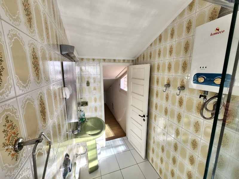 R$ 748.000 - ÓTIMA CASA DE ESQUINA - APARTAMENTO SUPERIOR - 220M2 - 3 DORM - 2 VAGAS Rua Ernesto Becker Santa Maria - 