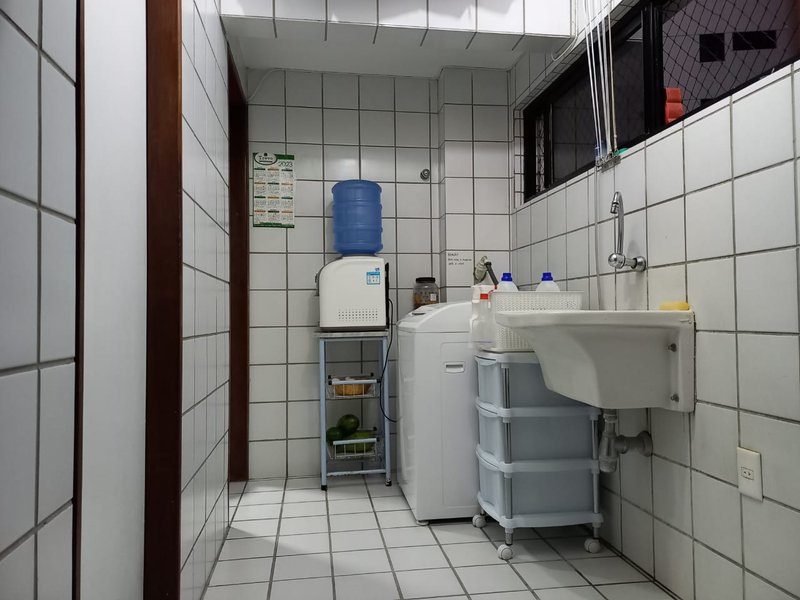 Apartamento à venda com 3 quartos sendo 1 suite, 200m² por R$ 970.000,00 Rua Cônego Romeu Recife - 