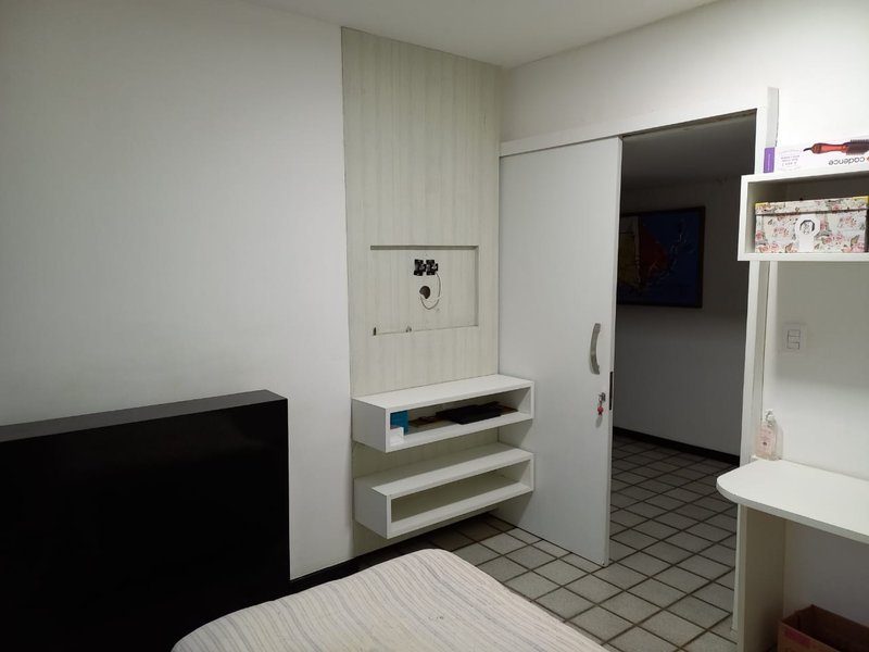 Apartamento à venda com 3 quartos sendo 1 suite, 200m² por R$ 970.000,00 Rua Cônego Romeu Recife - 