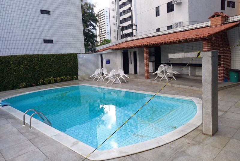 Apartamento à venda com 3 quartos sendo 1 suite, 200m² por R$ 970.000,00 Rua Cônego Romeu Recife - 
