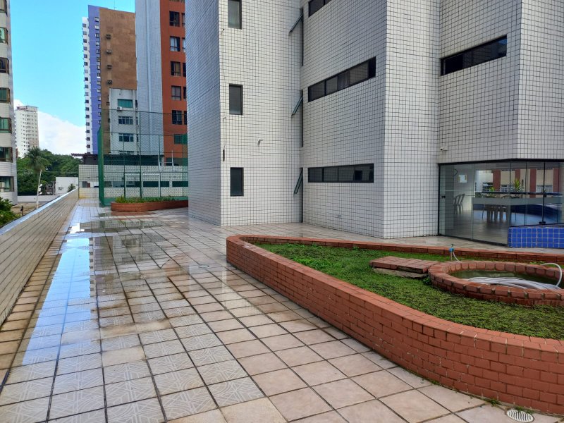 Apartamento à venda com 3 quartos sendo 1 suite, 200m² por R$ 970.000,00 Rua Cônego Romeu Recife - 