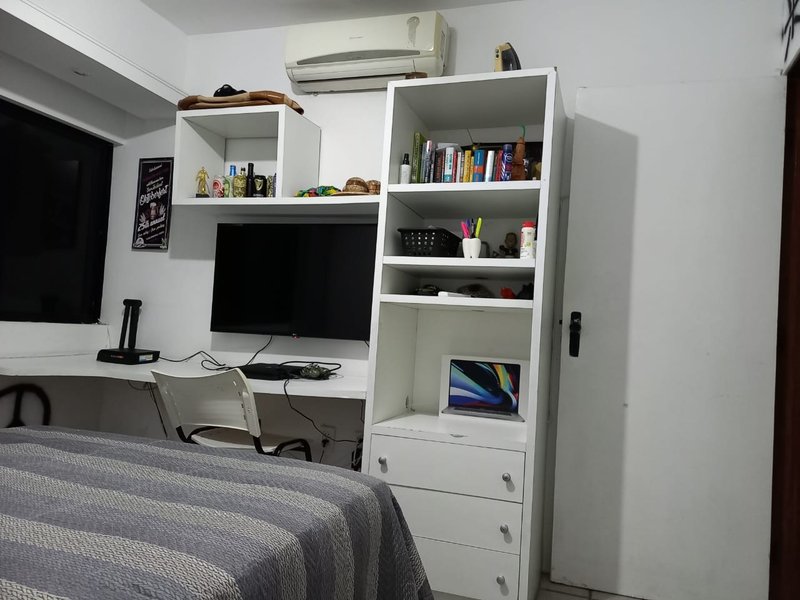 Apartamento à venda com 3 quartos sendo 1 suite, 200m² por R$ 970.000,00 Rua Cônego Romeu Recife - 