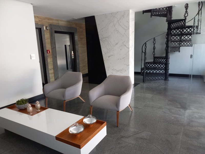 Apartamento à venda com 3 quartos sendo 1 suite, 200m² por R$ 970.000,00 Rua Cônego Romeu Recife - 