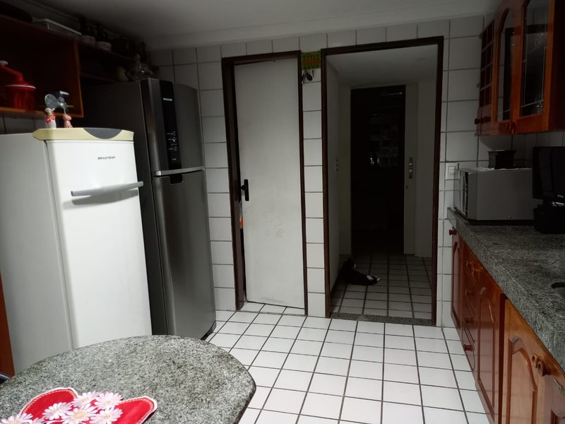 Apartamento à venda com 3 quartos sendo 1 suite, 200m² por R$ 970.000,00 Rua Cônego Romeu Recife - 