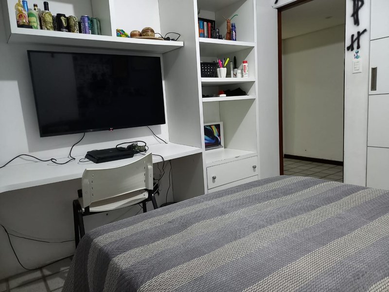 Apartamento à venda com 3 quartos sendo 1 suite, 200m² por R$ 970.000,00 Rua Cônego Romeu Recife - 
