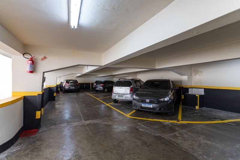 Amplo, reformado e com garagem! Rua Sá Ferreira Rio de Janeiro - 