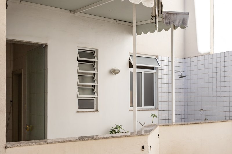 Amplo, reformado e com garagem! Rua Sá Ferreira Rio de Janeiro - 