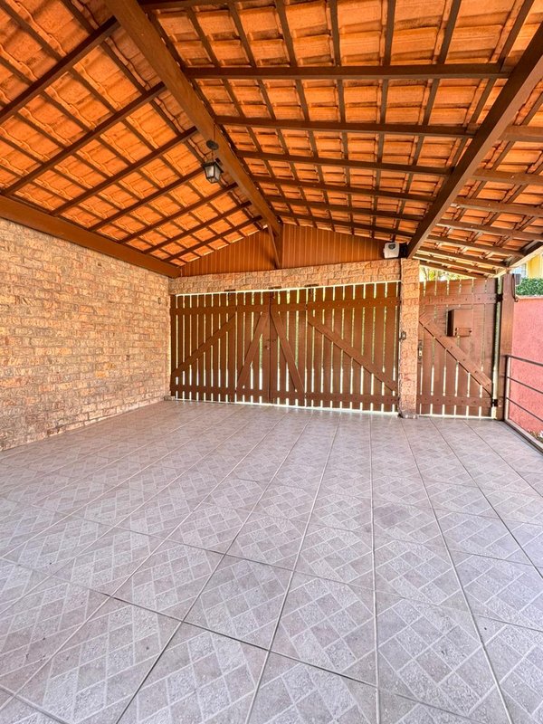 Casa com 6 dormitórios à venda, 296 m² por R$ 950.000,00 - Cônego - Nova Friburgo/RJ - Nova Friburgo - 