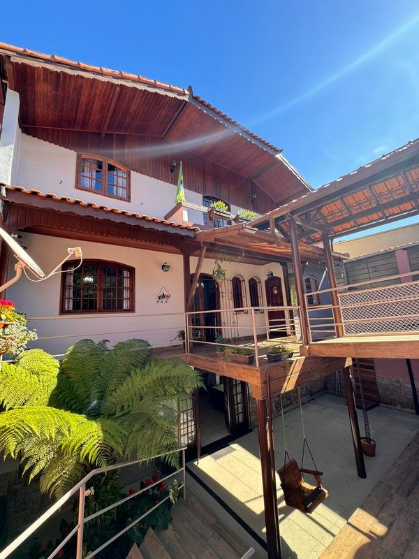 Casa com 6 dormitórios à venda, 296 m² por R$ 950.000,00 - Cônego - Nova Friburgo/RJ - Nova Friburgo - 