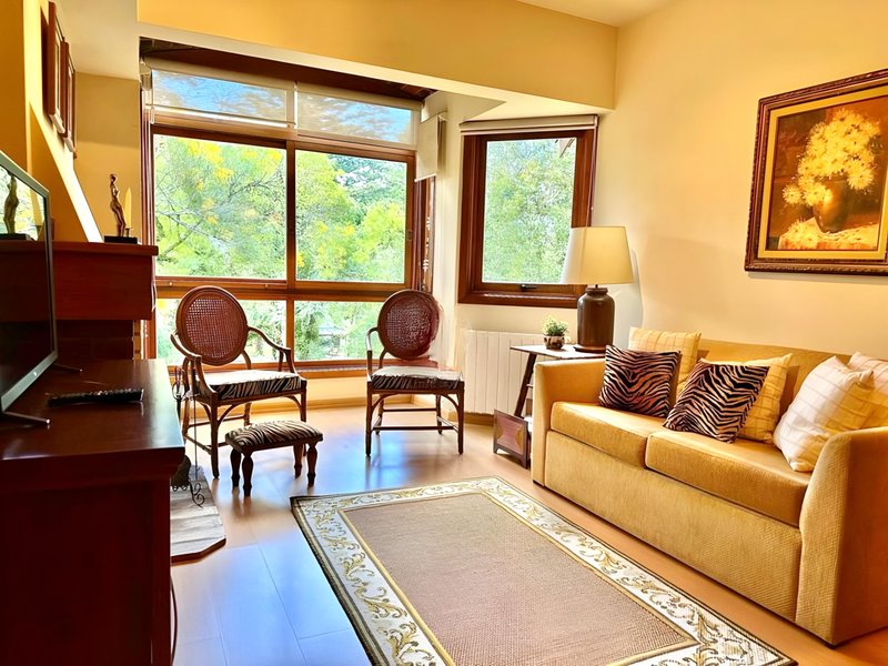 R$ 760.000 - LINDO APARTAMENTO NO CENTRO DE GRAMADO - 53M3 - MOBILIADO - 1 DORM - 1 VAGA Rua Primavera Gramado - 