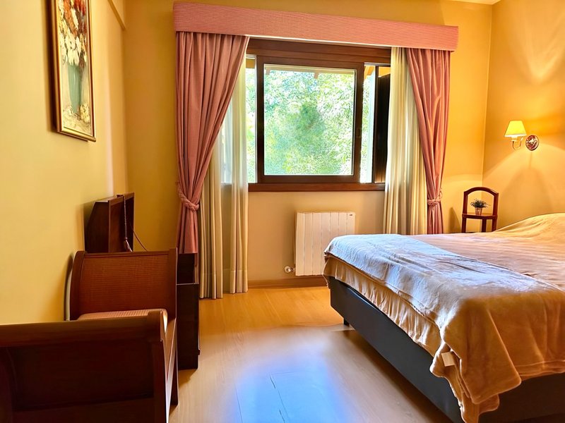 R$ 760.000 - LINDO APARTAMENTO NO CENTRO DE GRAMADO - 53M3 - MOBILIADO - 1 DORM - 1 VAGA Rua Primavera Gramado - 