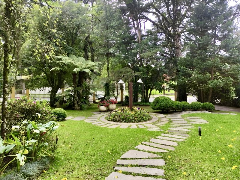 R$ 760.000 - LINDO APARTAMENTO NO CENTRO DE GRAMADO - 53M3 - MOBILIADO - 1 DORM - 1 VAGA Rua Primavera Gramado - 