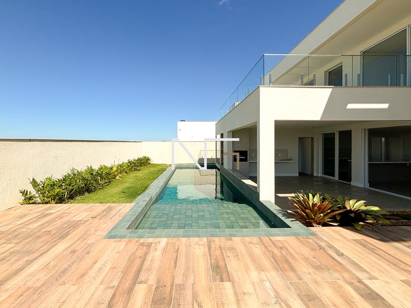 Linda casa 4 suítes no condominio Riviera Park Rua Paulo Cezar Vinha Vila Velha - 