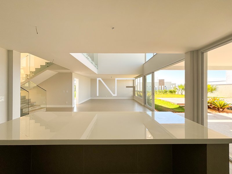 Linda casa 4 suítes no condominio Riviera Park Rua Paulo Cezar Vinha Vila Velha - 