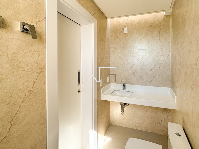 Linda casa 4 suítes no condominio Riviera Park Rua Paulo Cezar Vinha Vila Velha - 