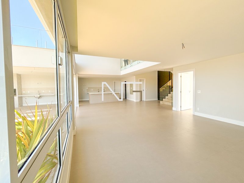 Linda casa 4 suítes no condominio Riviera Park Rua Paulo Cezar Vinha Vila Velha - 