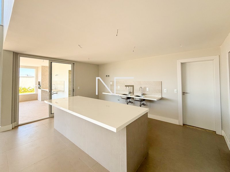 Linda casa 4 suítes no condominio Riviera Park Rua Paulo Cezar Vinha Vila Velha - 