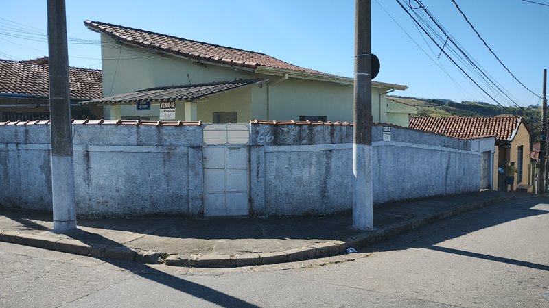 CASA NA ZONA NORTE DE SÃO JOSÉ DOS CAMPOS, S.P rua sao benedito São José dos Campos - 