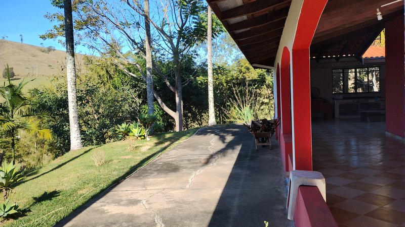 CHÁCARA COM 20.000 METROS EM SÃO JOSÉ DOS CAMPOS, S.P rua sao benedito São José dos Campos - 