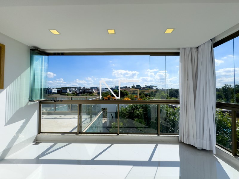 Mansão duplex de 4 suítes 100% montada e climatizada no condomínio Jardins Veneza Rodovia do Sol Vila Velha - 