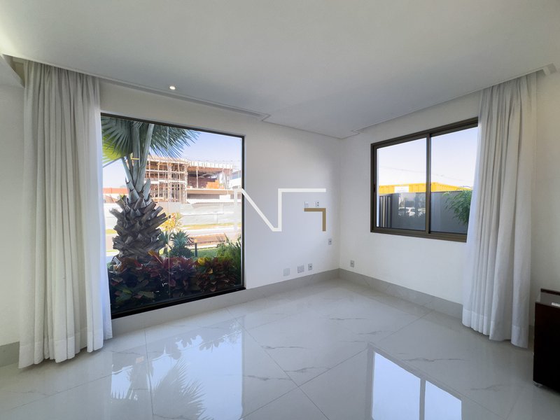 Mansão duplex de 4 suítes 100% montada e climatizada no condomínio Jardins Veneza Rodovia do Sol Vila Velha - 