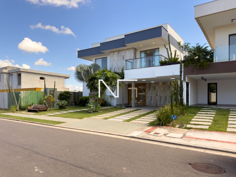 Mansão duplex de 4 suítes 100% montada e climatizada no condomínio Jardins Veneza Rodovia do Sol Vila Velha - 