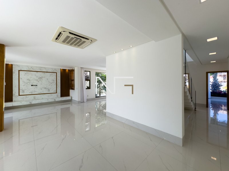 Mansão duplex de 4 suítes 100% montada e climatizada no condomínio Jardins Veneza Rodovia do Sol Vila Velha - 
