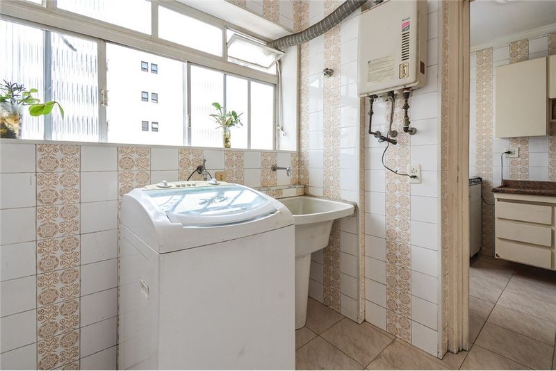Apartamento a venda - Moema -1 suíte 135m² Rouxinol São Paulo - 