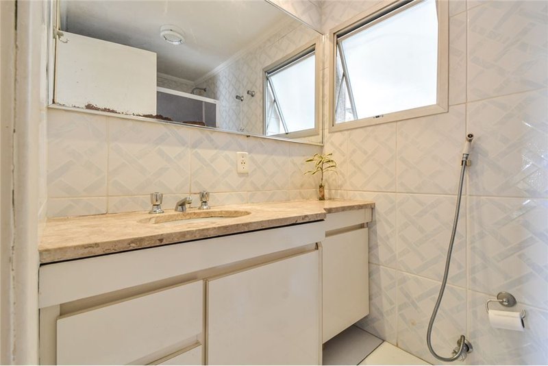 Apartamento a venda - Moema -1 suíte 135m² Rouxinol São Paulo - 