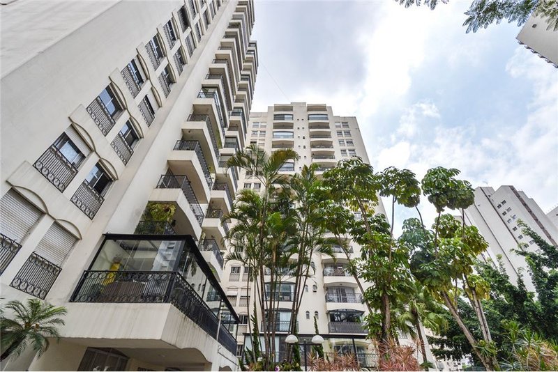 Apartamento a venda - Moema -1 suíte 135m² Rouxinol São Paulo - 
