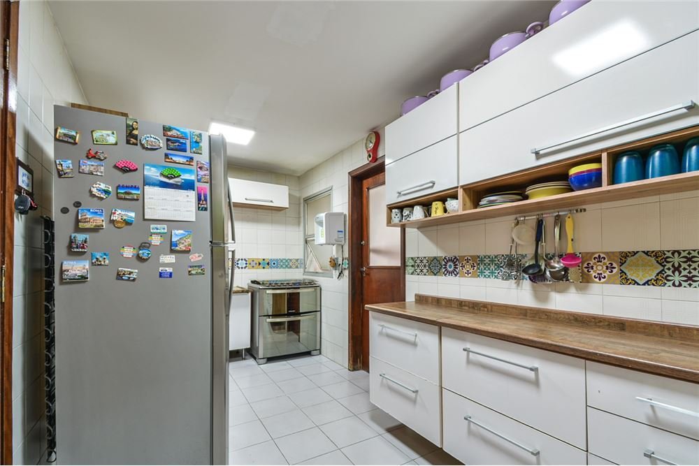 Apartamento à venda com 3 quartos, 136m² - Foto 4