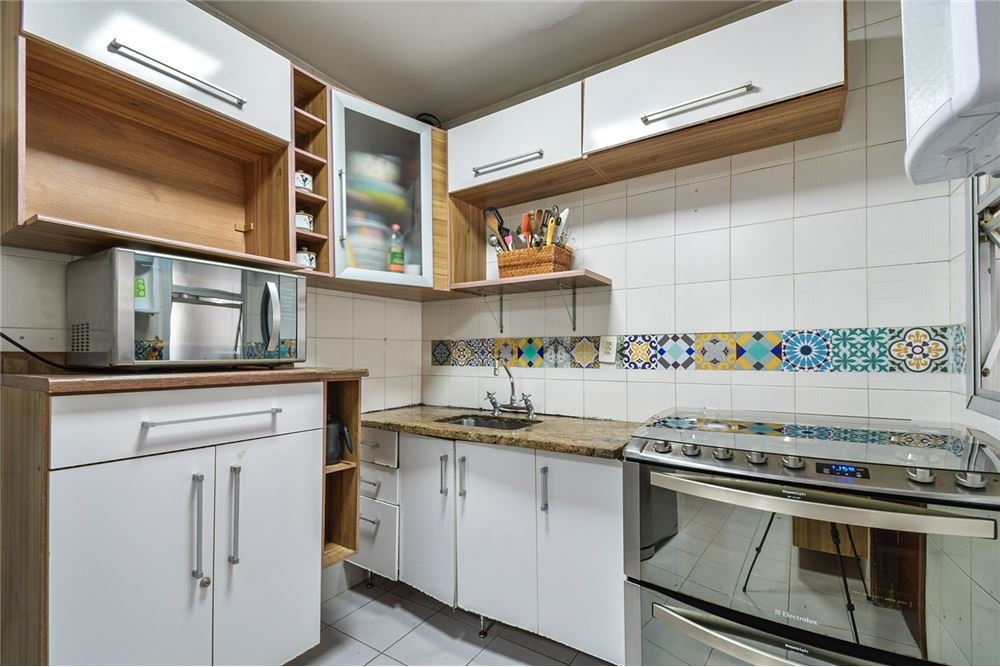 Apartamento à venda com 3 quartos, 136m² - Foto 1