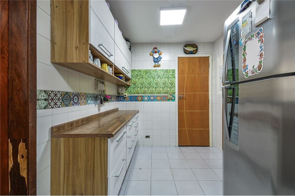 Apartamento à venda com 3 quartos, 136m² - Foto 3