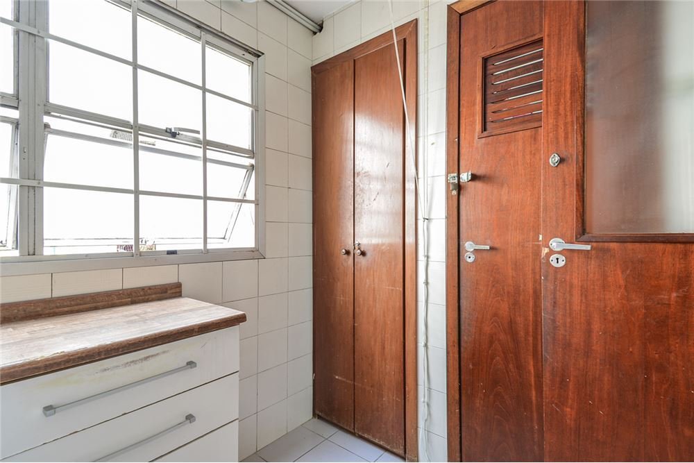 Apartamento à venda com 3 quartos, 136m² - Foto 9