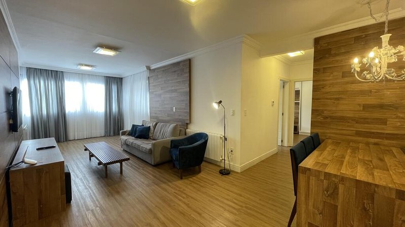 Apartamento com 2 dormitórios á 150m da Rua Coberta em Gramado Coronel Theobaldo Fleck Gramado - Living