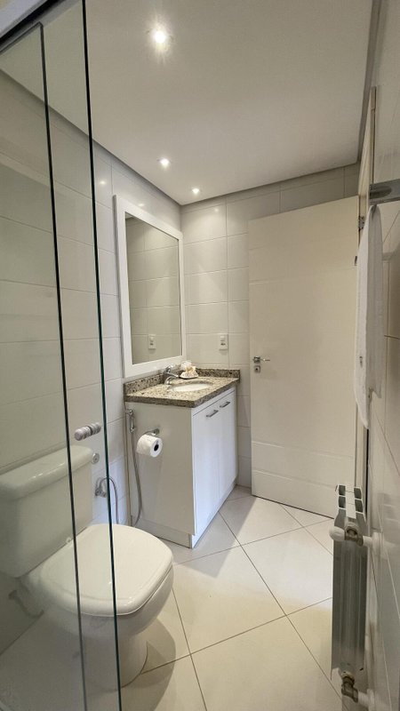 Apartamento com 2 dormitórios á 150m da Rua Coberta em Gramado Coronel Theobaldo Fleck Gramado - Banheiro
