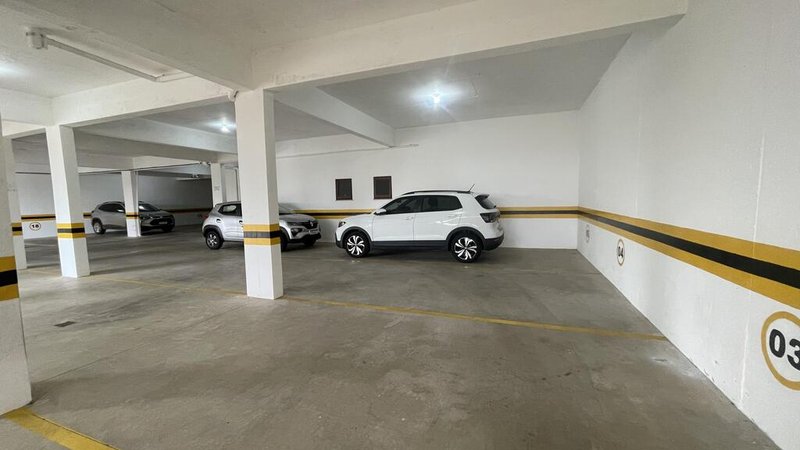 Apartamento com 2 dormitórios á 150m da Rua Coberta em Gramado Coronel Theobaldo Fleck Gramado - Garagem