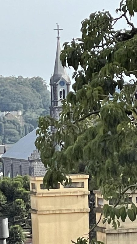 Apartamento com 2 dormitórios á 150m da Rua Coberta em Gramado Coronel Theobaldo Fleck Gramado - Vista igreja