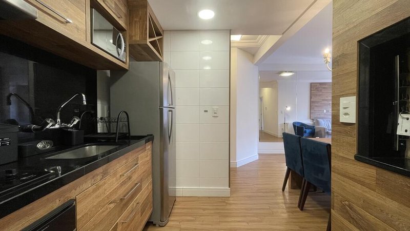 Apartamento com 2 dormitórios á 150m da Rua Coberta em Gramado Coronel Theobaldo Fleck Gramado - Cozinha