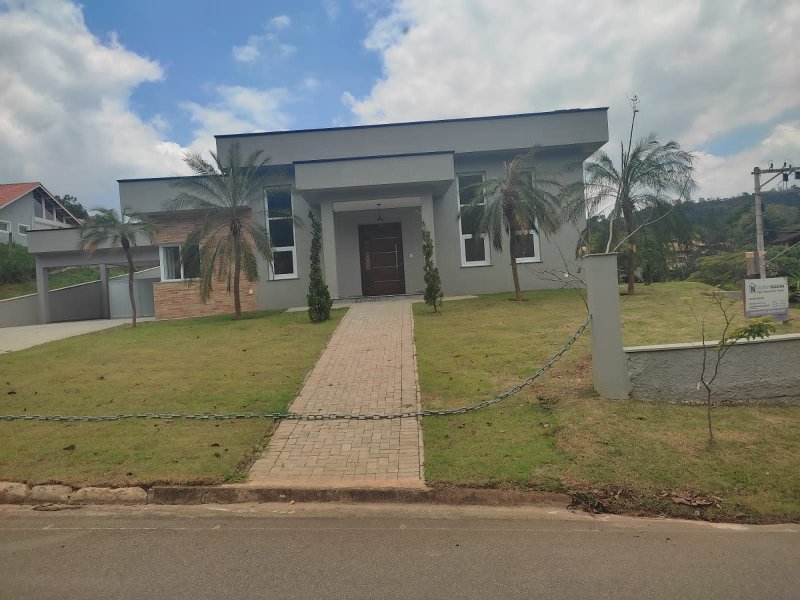 Linda casa térrea no Res. Villa Velha - Santana de Parnaíba - 